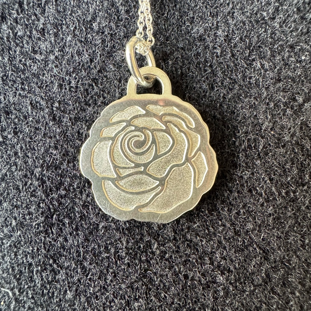 Tiffany & Co. Go Women 2017 ROSE NAGOYA necklace - Picture 2 of 8